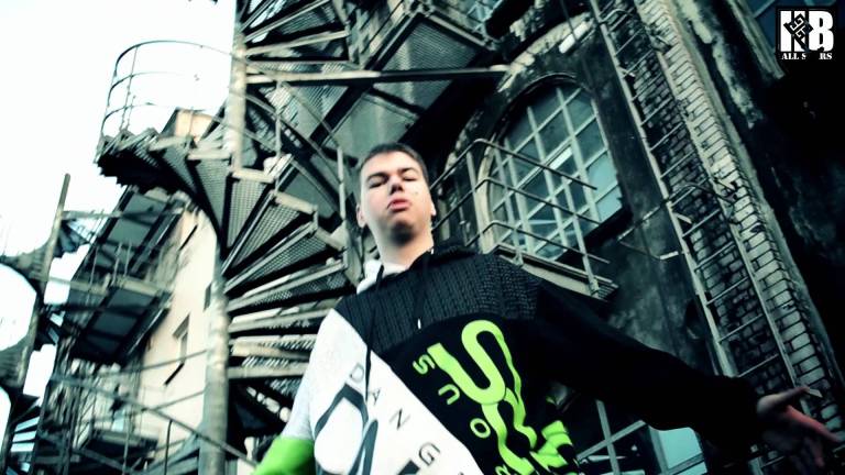 Raze Feat. Brobick – Fremdschämen