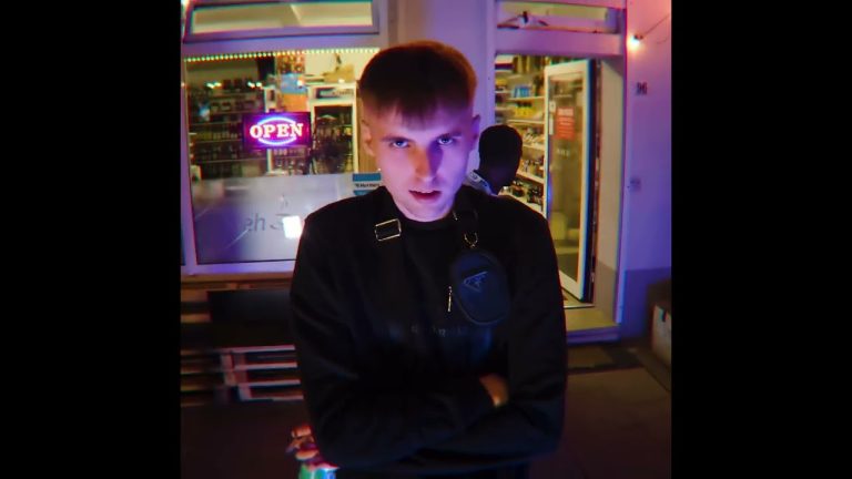 U KNOW ME – Jano Trap
