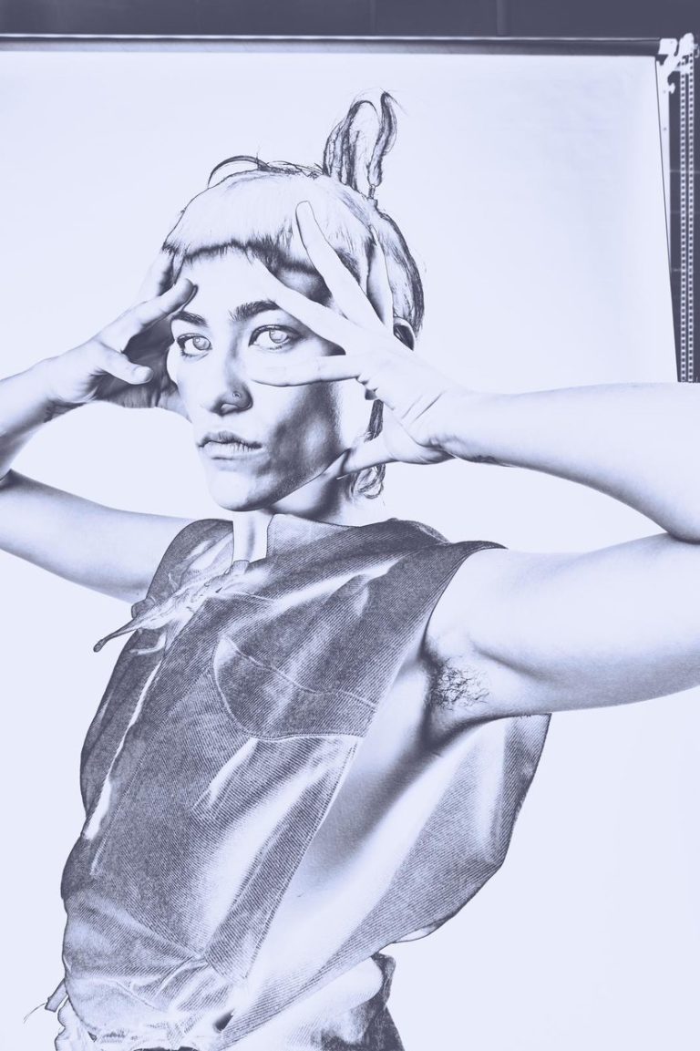 Conscious Rap & Kaffee & Kuchen – ExtraordiNell