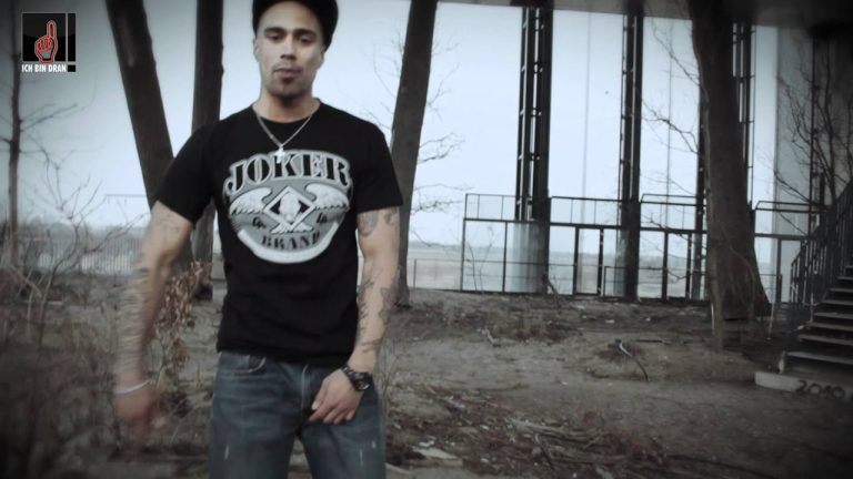 Schicksal – Moe Mitchell